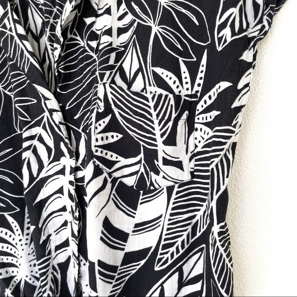 Old Navy Tropical Print Button Down Top Blouse Size M - Picture 6 of 7